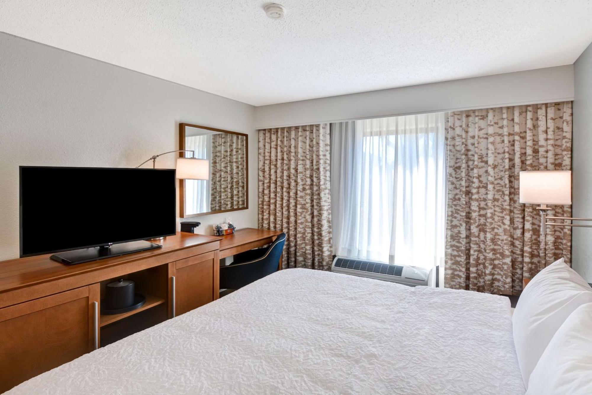 Hampton Inn Memphis Poplar Exterior foto